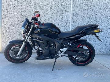 YAMAHA FZ6
