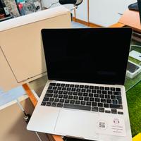 MacBook Air 13 2022 8GB RAM 256GB SSD M2