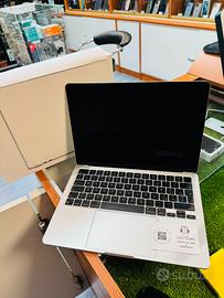 MacBook Air 13 2022 8GB RAM 256GB SSD M2