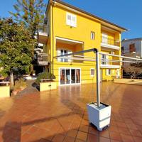 Villa esclusiva unifamigliare con corte e giardino