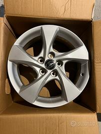 Cerchi in lega Toyota 17"