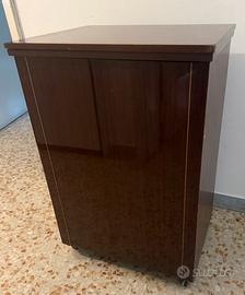 Macchina da cucire Singer con mobile