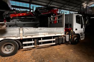 Iveco 160/150/e4 con gru' e cestello