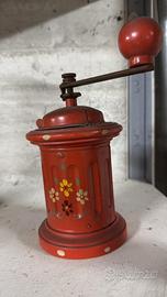 Macina caffè vintage in metallo, rosso decorato