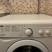 Lavatrice Indesit carico frontele 7 Kg