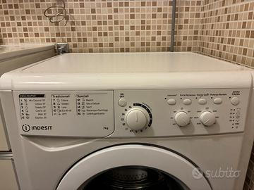 Lavatrice Indesit carico frontele 7 Kg