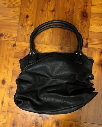 BORSA KESHIA