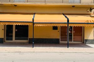 Locale commerciale in via Quadroni