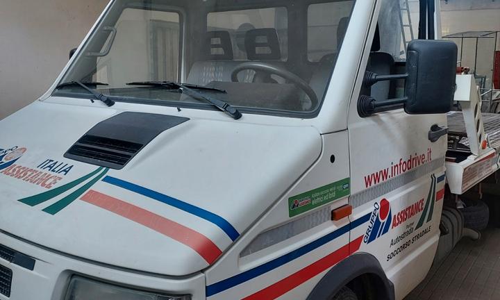 Carroattrezzi 49/12scarrabile con forca