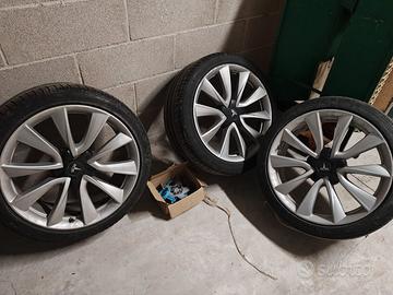 Cerchi e Ruote Complete x Tesla Model 3 2019