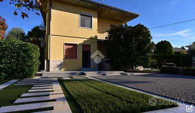 VILLA SINGOLA A CASTIGLIONE DELLE STIVIERE