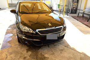 Peugeot.
