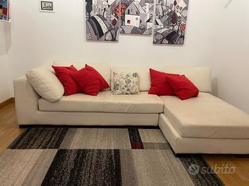 Divano in pelle bianco