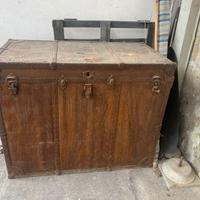 Baule antico in legno