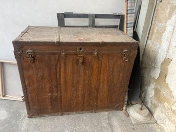 Baule antico in legno