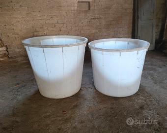 2Tini per il vino da 500 litri.