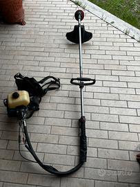 Decespugliatore a spalla  Makita RBK410-40cc