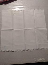 Antiche stoffe di cotone bianco 