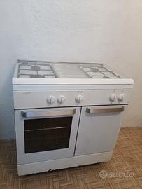 cucina con forno a gas