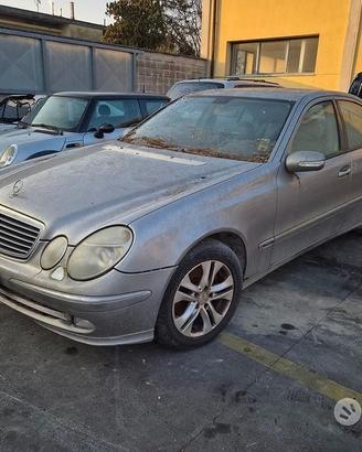 Mercedes Classe E W211 Berlina Demolita - Ricambi
