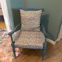 Poltroncina classica restaurata