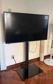 TV HITACHI 43” con telecomando e supporto