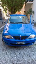 lancia y