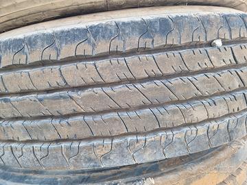 Pneumatici 295 80 R22.5 