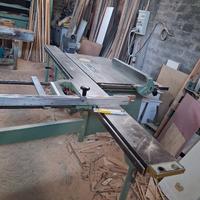 Attrezzo per tagliare la legna