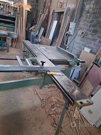 Attrezzo per tagliare la legna