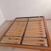 Rete matrimoniale a doghe, con piedi