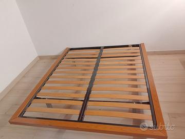 Rete matrimoniale a doghe, con piedi