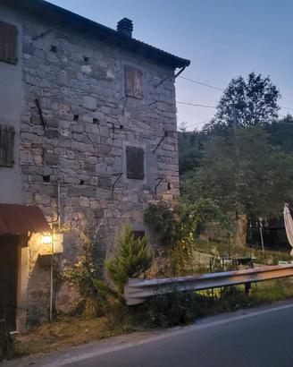 Casetta su 3 livelli + giardino