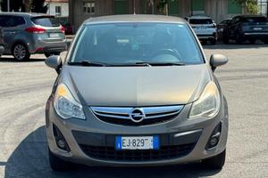Opel Corsa 1.2 5 porte Cosmo