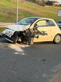 Fiat 500 incidentata