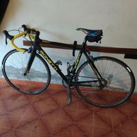 bici da corsa in carbonio taglia M