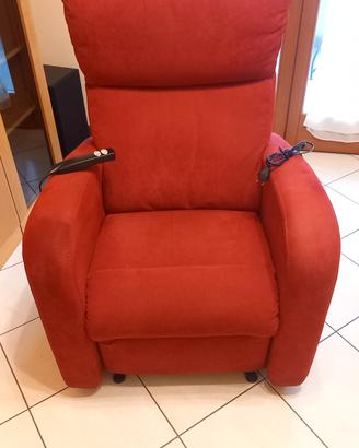 Poltrona reclinabile alzapersona