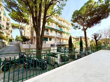 4 LOCALI A GENOVA