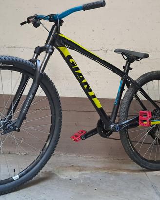 Wheelie bike giant taglia M 29 pollici