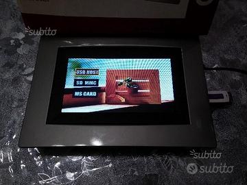 Digital photo frame