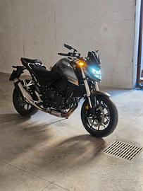 Honda hornet 750