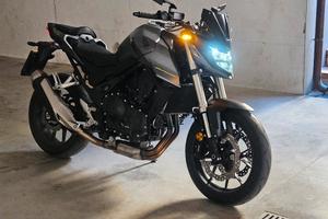Honda hornet 750