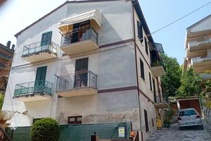 Casa con due appartamenti