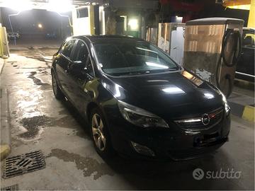 OPEL Astra 4ª serie - 2011
