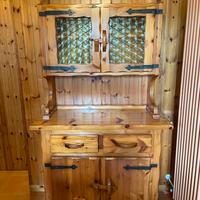 Mobile con vetrinetta in legno massiccio