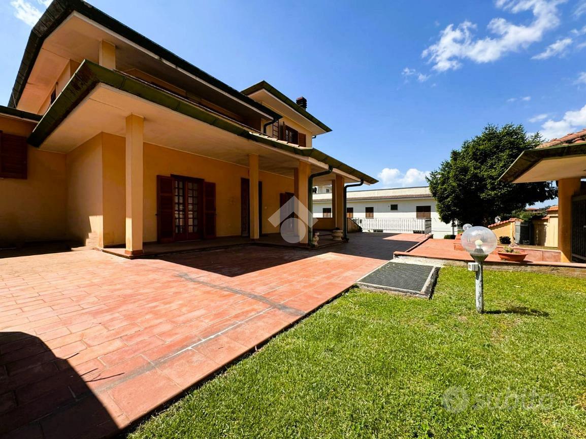VILLA SINGOLA A CISTERNA DI LATINA