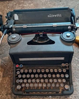 MACCHINA DA SCRIVERE OLIVETTI Modello M40