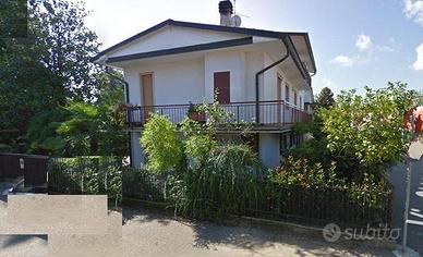 Immobile in asta di 335 m² con 4 locali e box auto