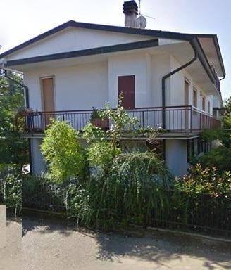 Immobile in asta di 335 m² con 4 locali e box auto