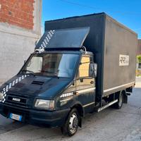 IVECO 49-12 con sponda idraulica